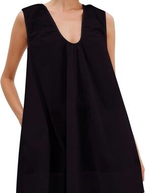 Sleeveless V-Neck Black Shift Dress